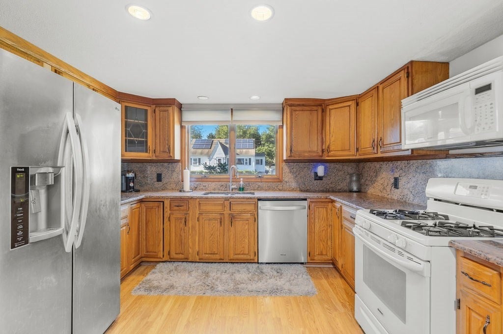 950 Glen St, New Bedford, MA, 950 Glen St, New Bedford, MA Photo #4