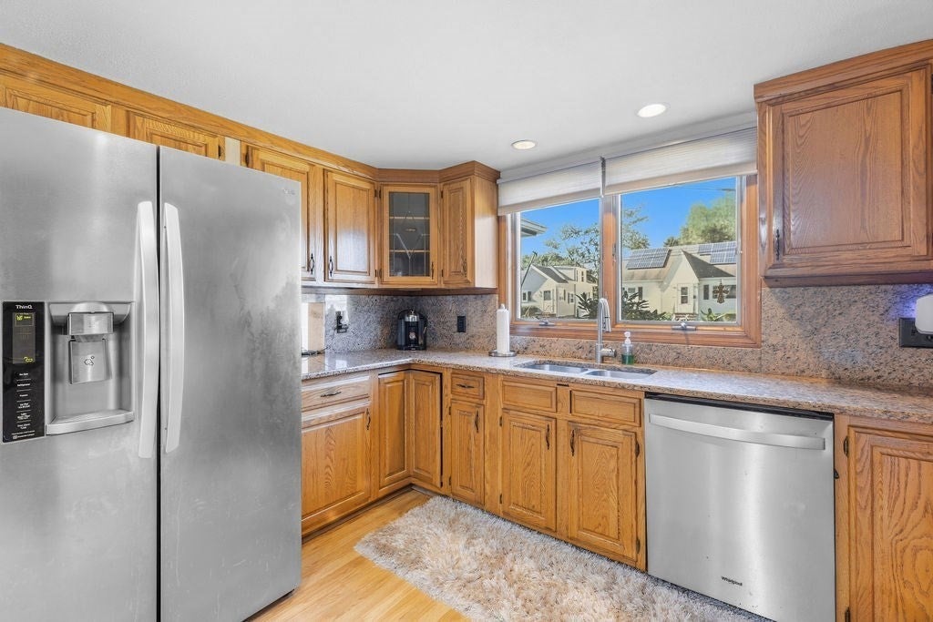 950 Glen St, New Bedford, MA, 950 Glen St, New Bedford, MA Photo #27