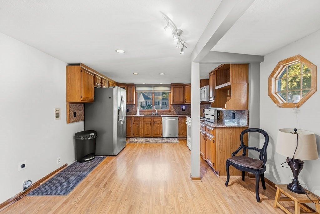 950 Glen St, New Bedford, MA, 950 Glen St, New Bedford, MA Photo #22