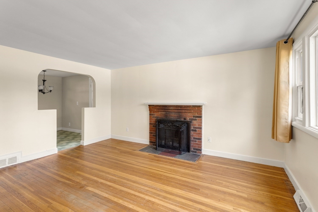 81 Pond St