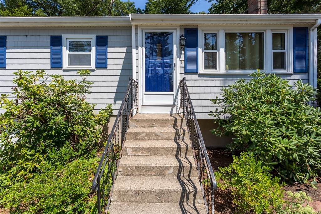 81 Pond St