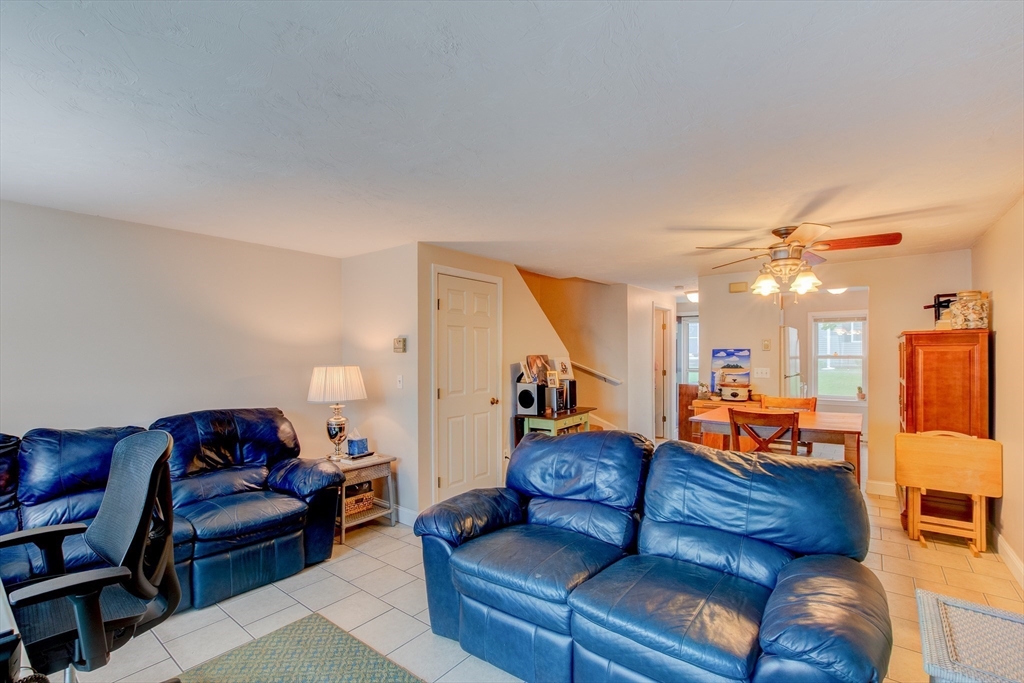 112 Olde Colonial Dr 3
