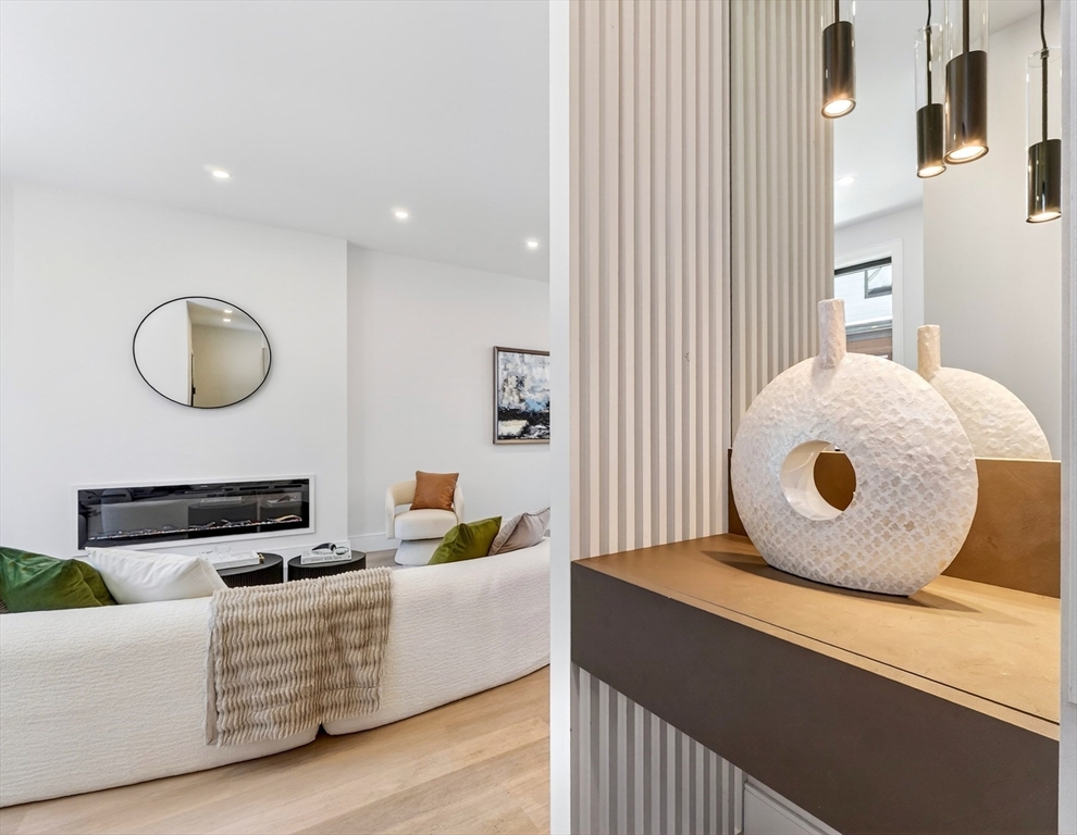 14 Pennsylvania Ave 1