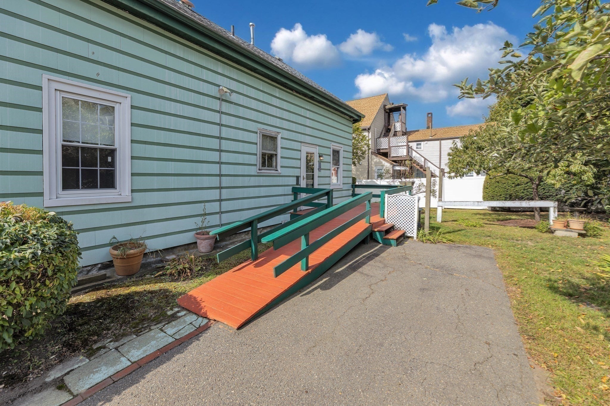 22 Barry St