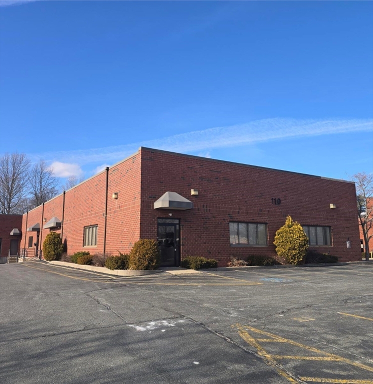 Photo 1 of 10 — 110 Kerry Pl, Norwood, MA 02062