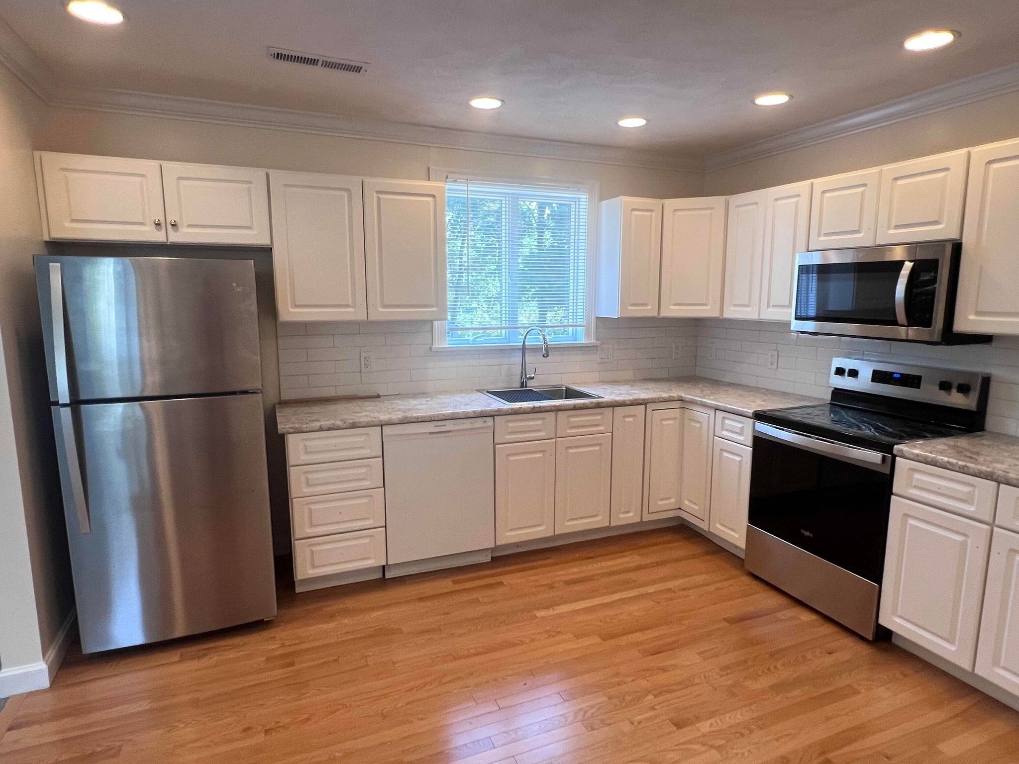 318 South Rd #318, Bedford, MA, 318 South Rd #318, Bedford, MA Photo #2