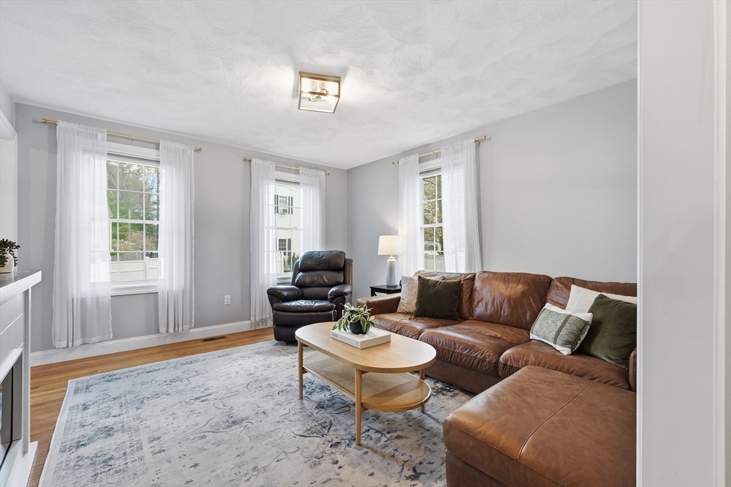 12 Bell Rd, Tewksbury, MA Photo #6