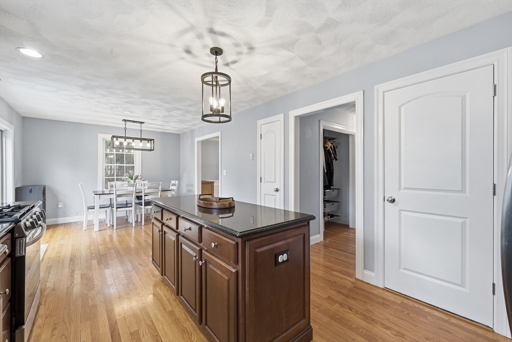 12 Bell Rd, Tewksbury, MA Photo #12