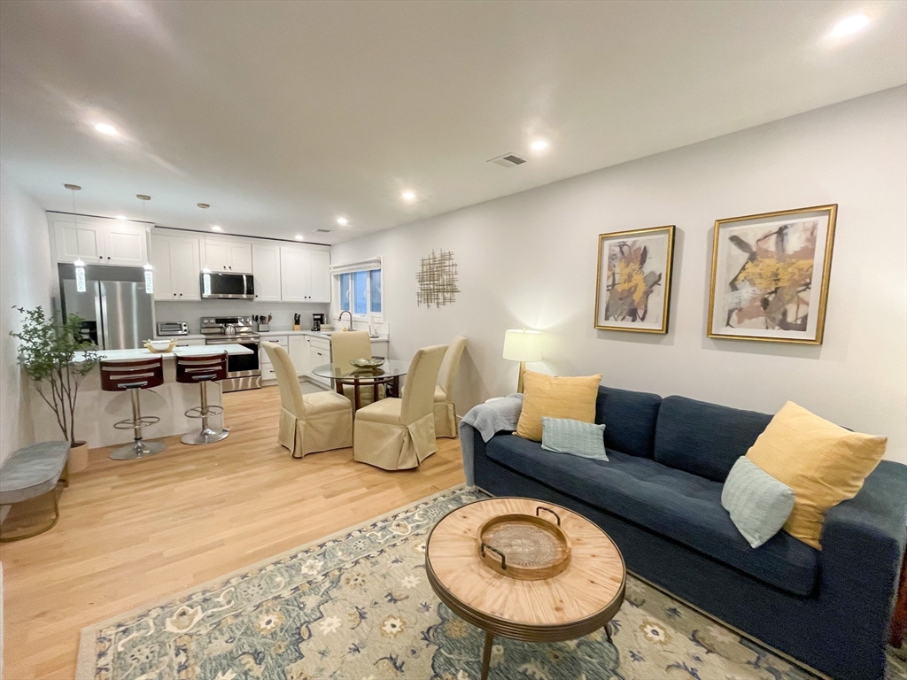 Click for 75-2 Thorndike St Furnished, Cambridge, MA slideshow