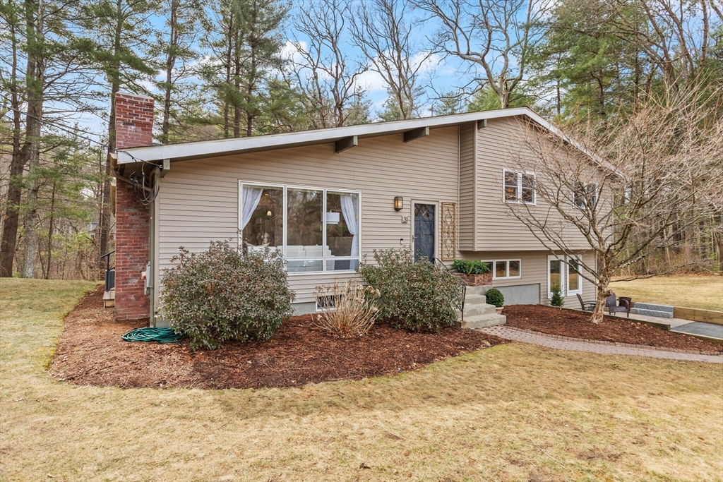 31 Meadowbrook Rd