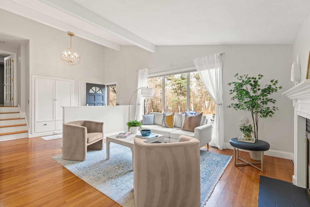 31 Meadowbrook Rd
