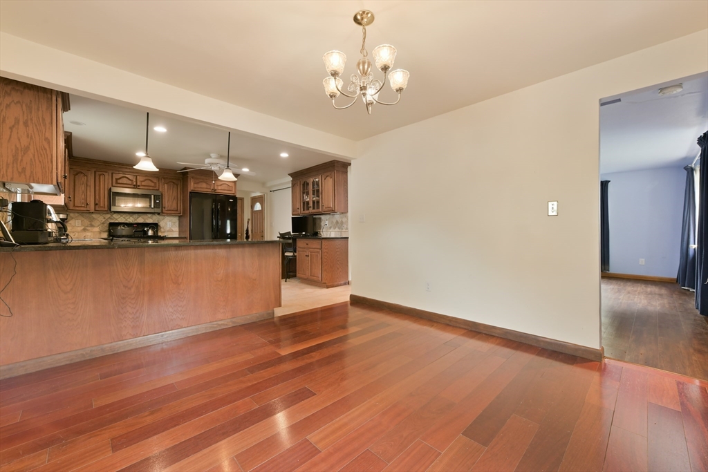 35 Alandale Pkwy