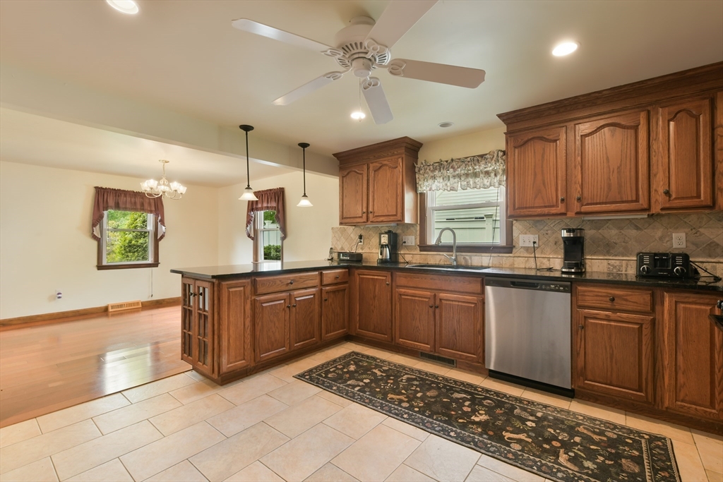 35 Alandale Pkwy