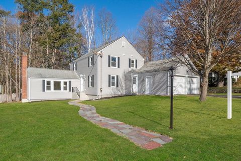 6 Puritan Ln Dedham MA 02026