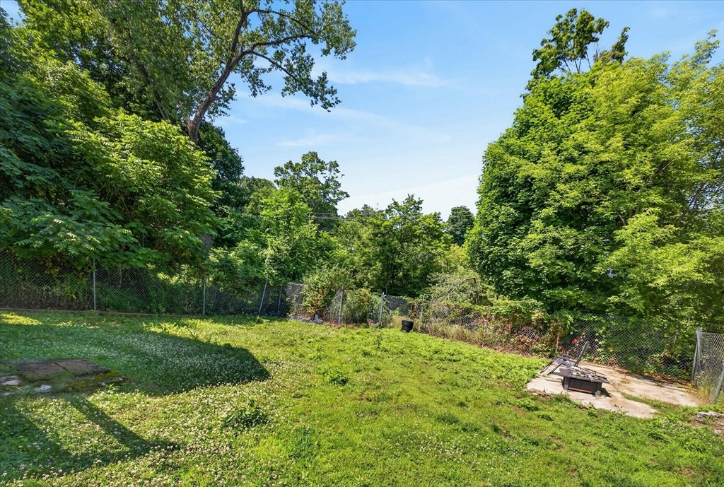 12 River Ct