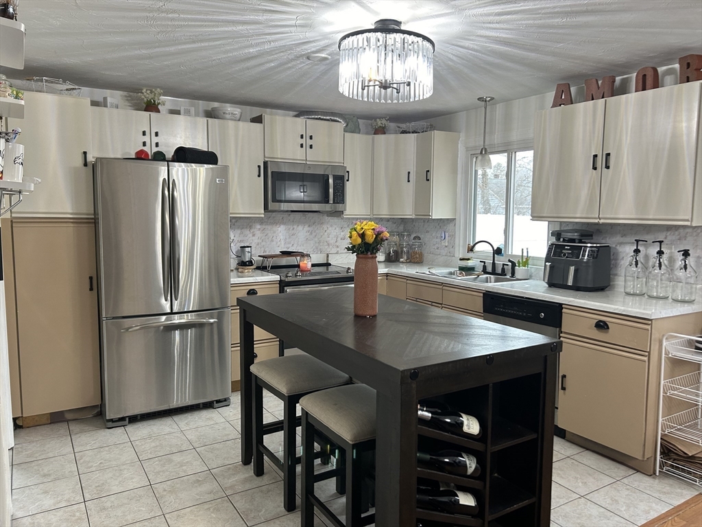 122 Curtis Ave 122