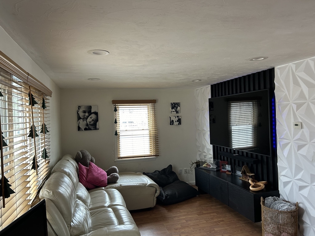 122 Curtis Ave 122