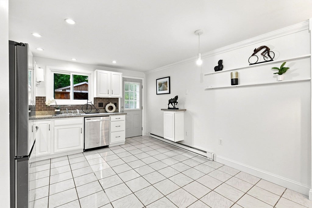 10 Freeman St #2, North Attleboro, MA, 10 Freeman St #2, North Attleboro, MA Photo #4