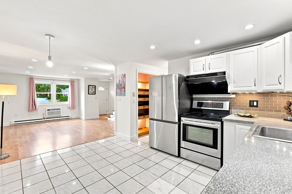10 Freeman St #2, North Attleboro, MA, 10 Freeman St #2, North Attleboro, MA Photo #5