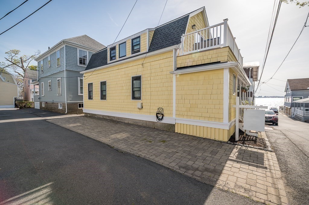 32 Maple Avenue