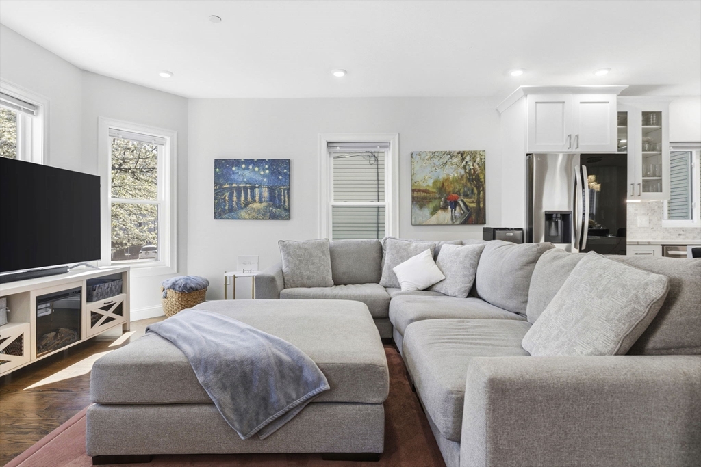 16 Willard Ave 1
