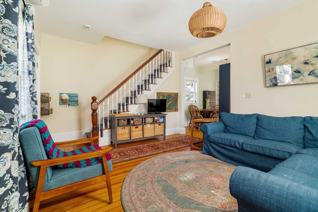 10 Gilman Street