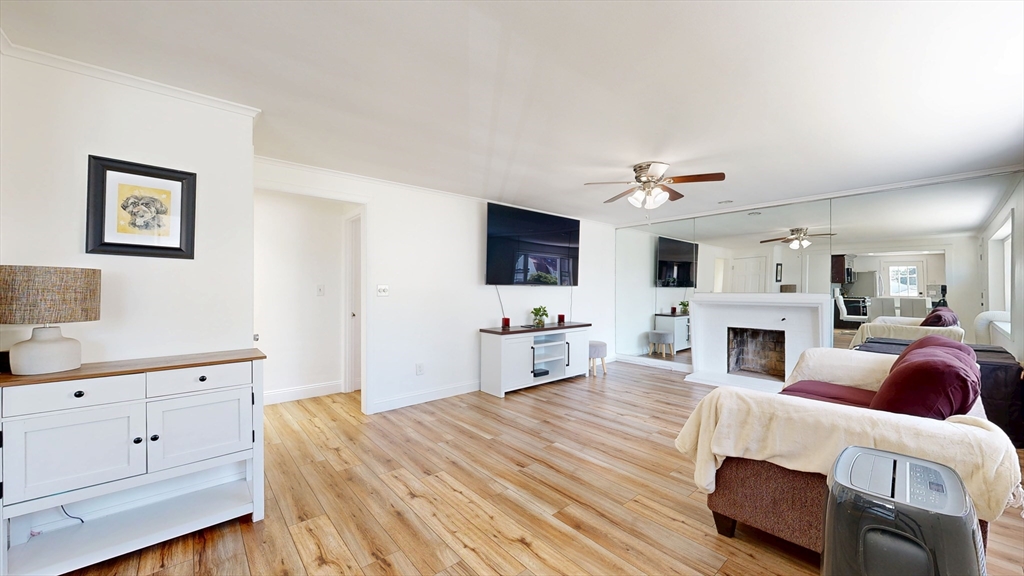 28 Deforest St