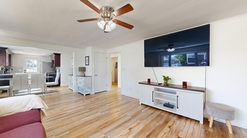 28 Deforest St