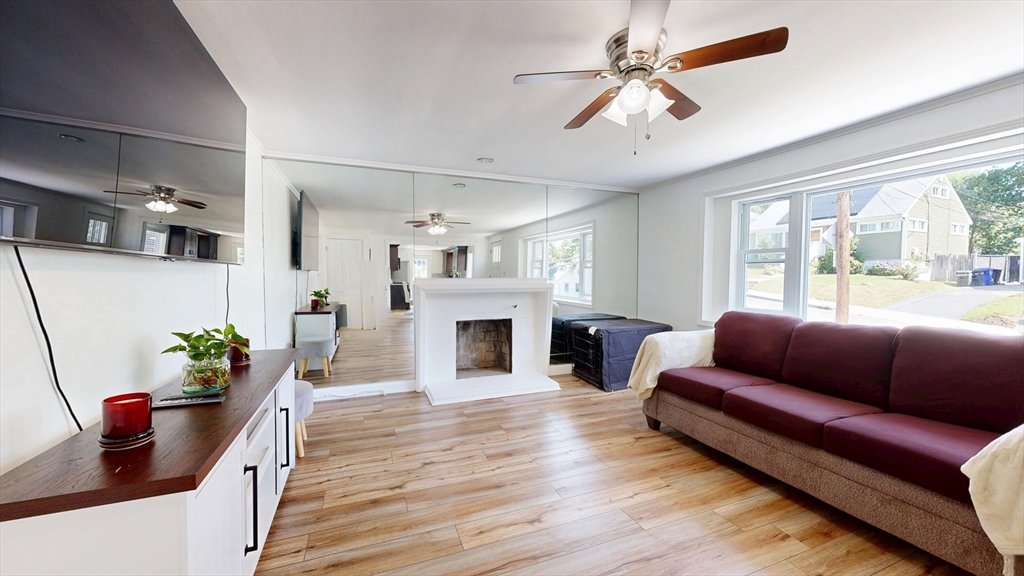 28 Deforest St