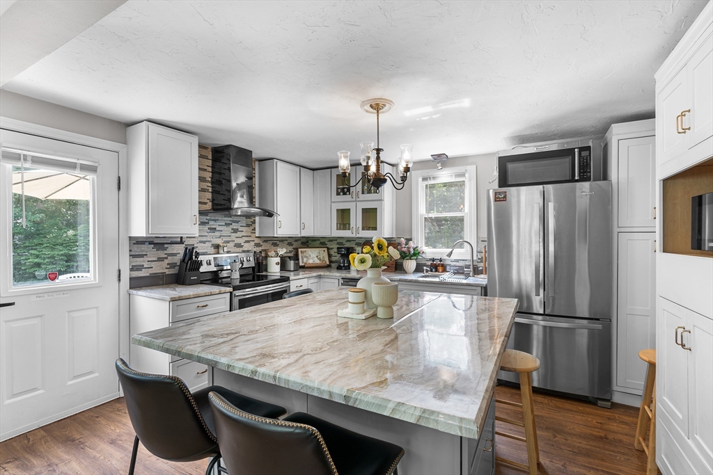 9 Whitman Dr