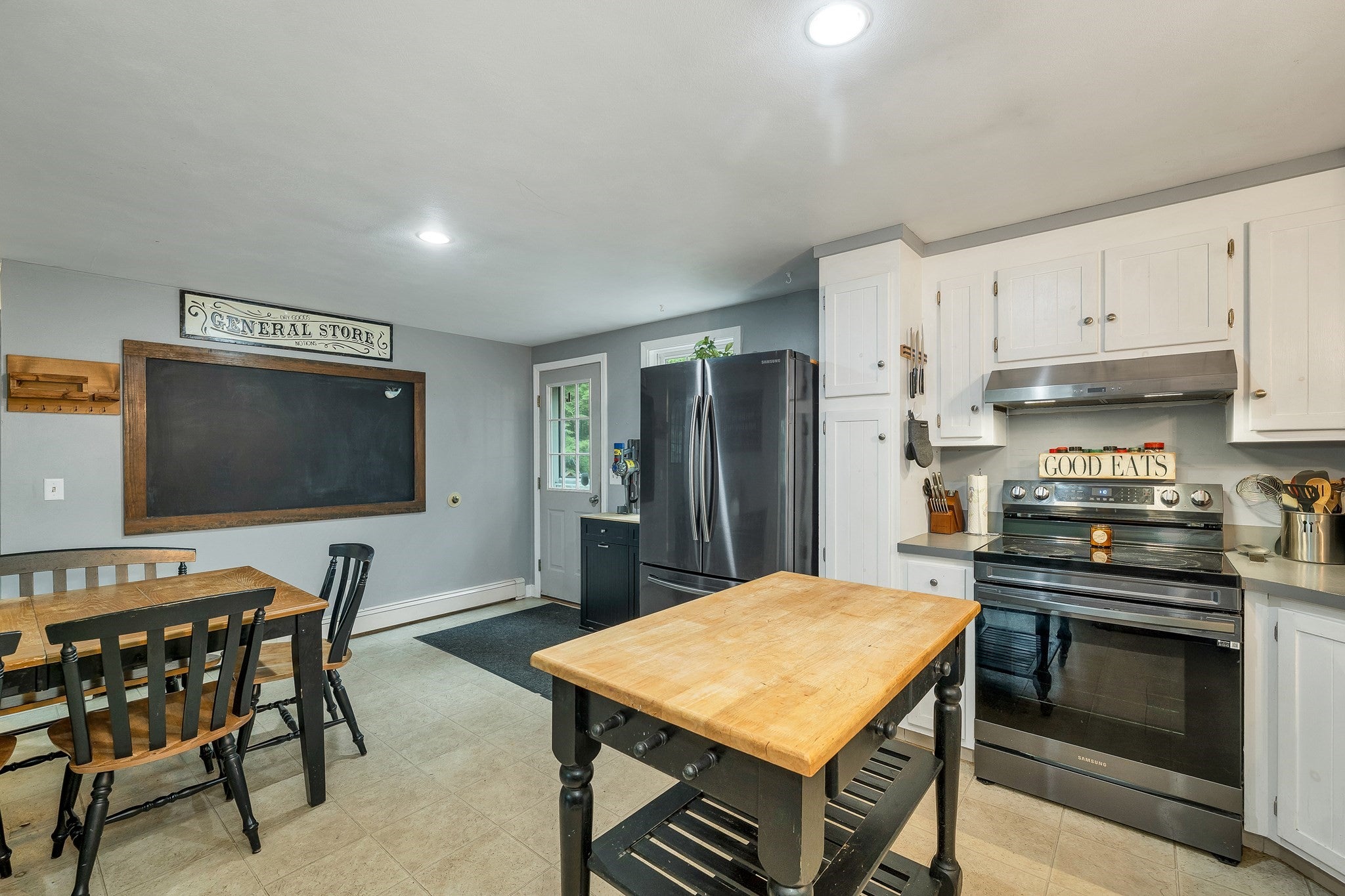 9 Epping Woods Road, Epping, NH Photo #5