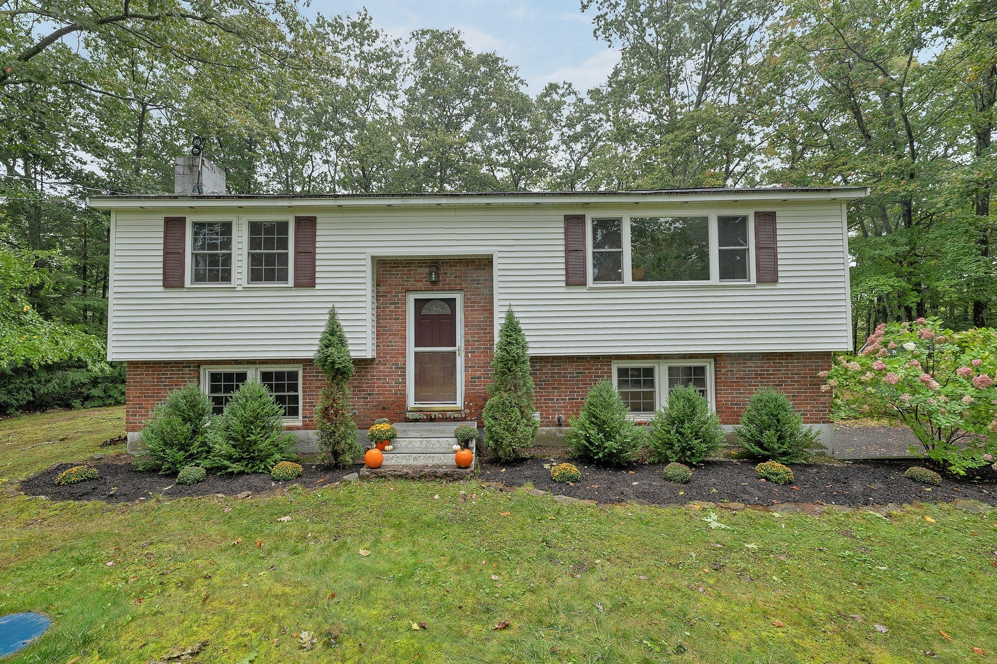 9 Epping Woods Road, Epping, NH Photo #1