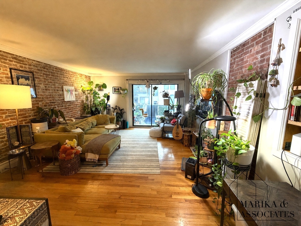26 Commonwealth Terrace 15