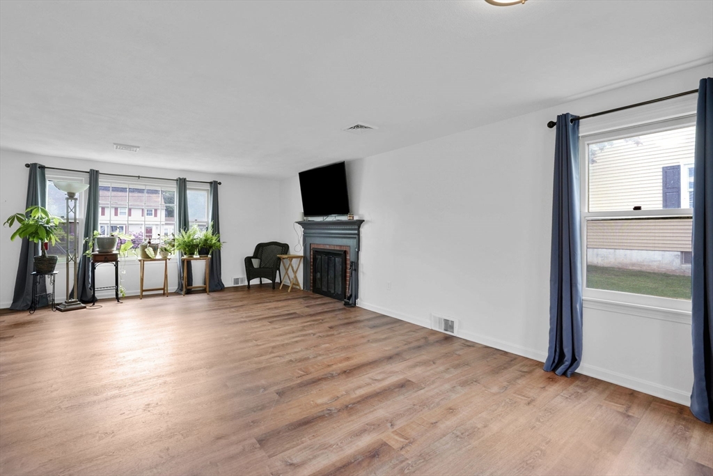 36 Braintree Rd