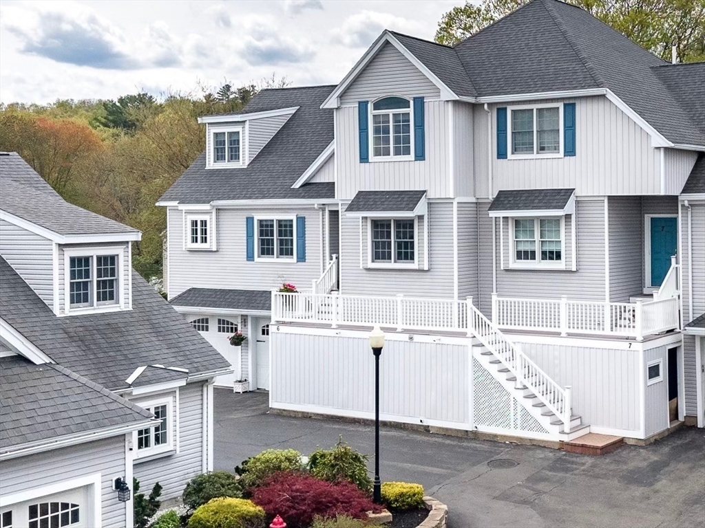 Photo of 597 Main St, Stoneham, MA