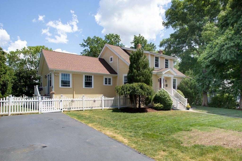 126 Grove Ave