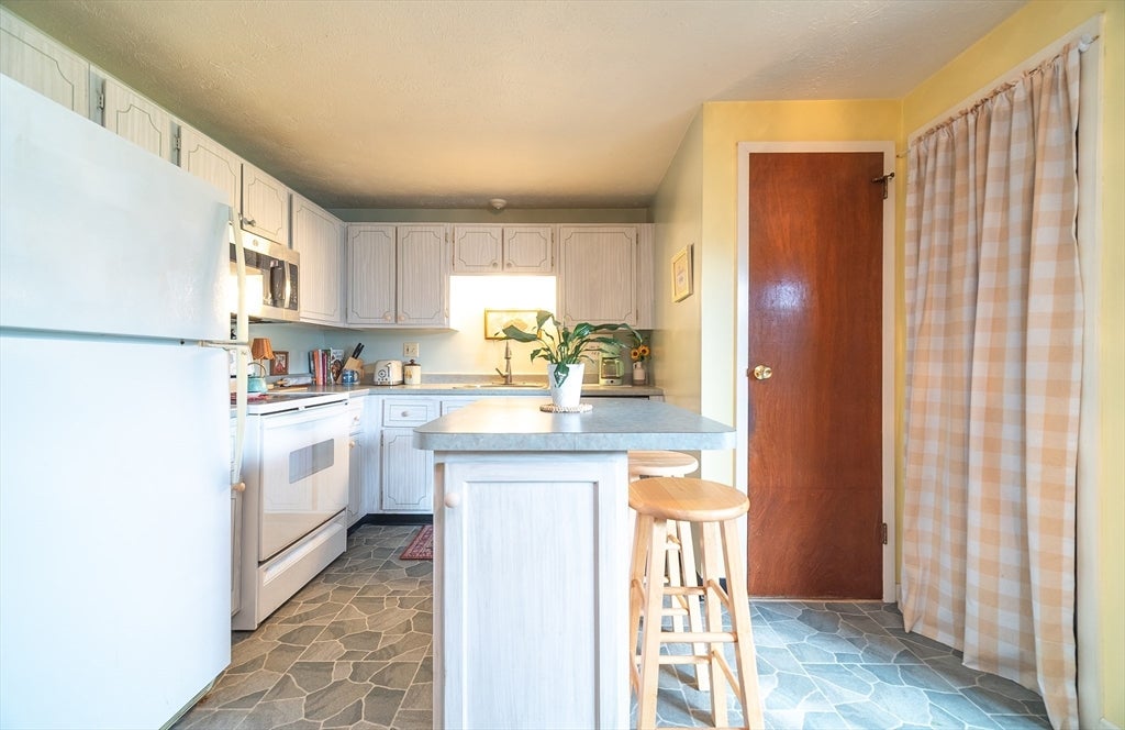 8 Keegan LN #E, Greenfield, MA, 8 Keegan LN #E, Greenfield, MA Photo #8