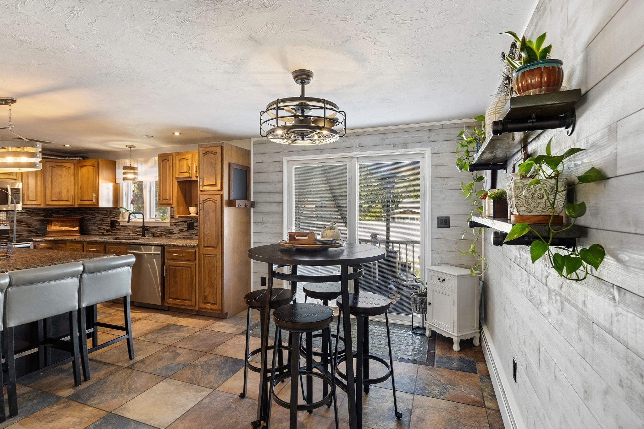 21 Milton St, Blackstone, MA Photo #10
