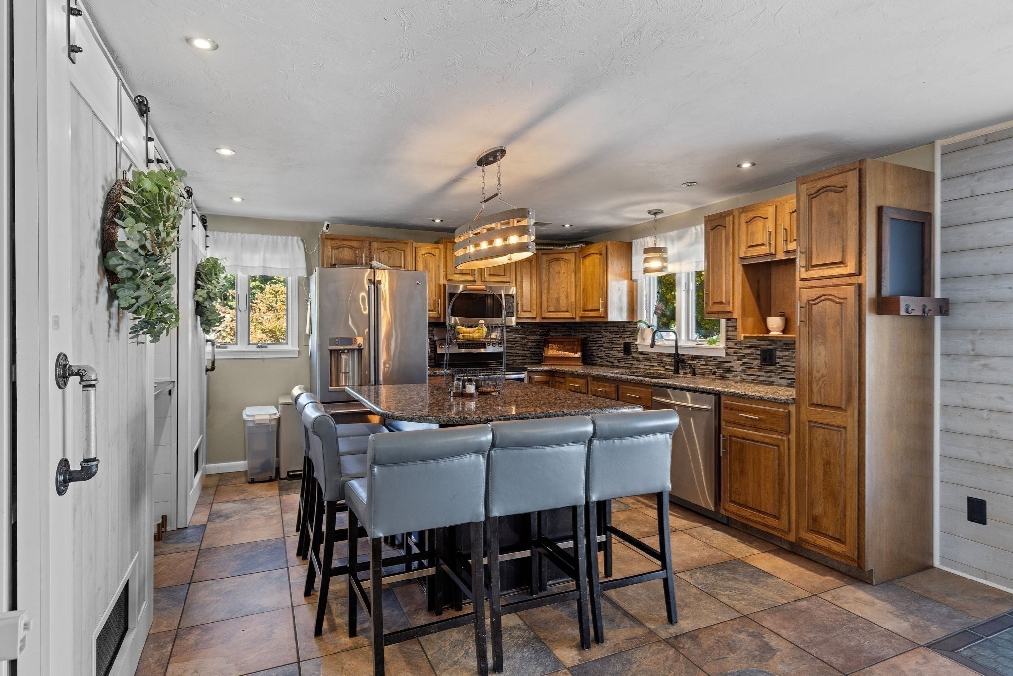 21 Milton St, Blackstone, MA Photo #6
