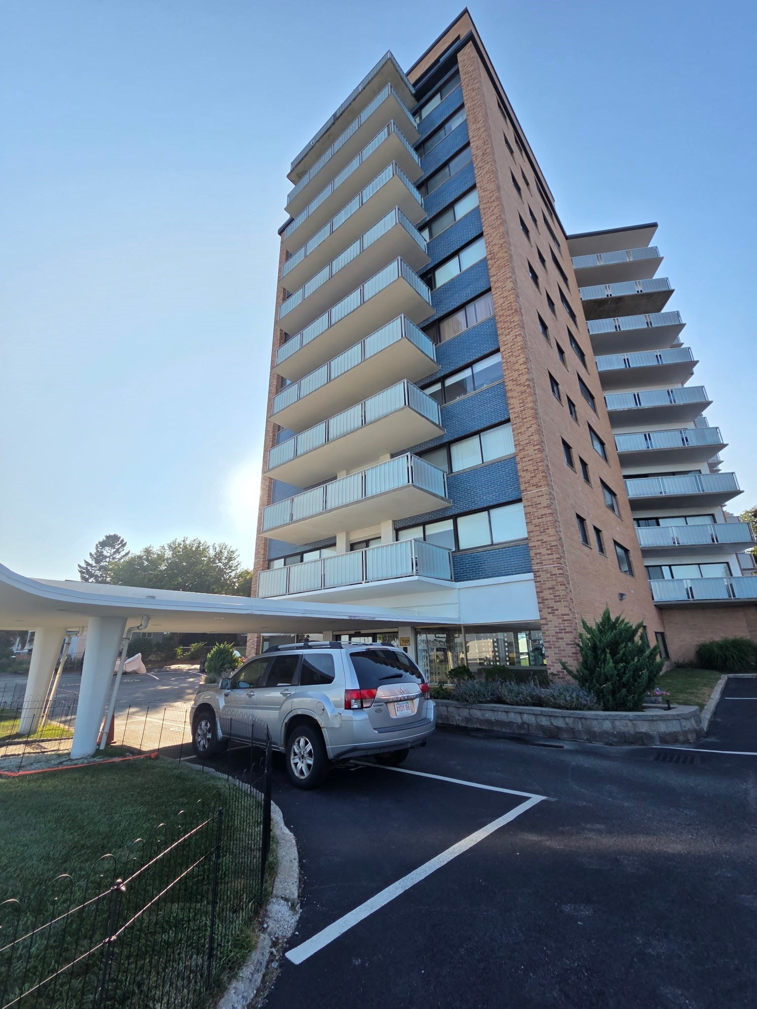 Click for 300 Lynnshore Drive #101, Lynn, MA slideshow Click for 300 Lynnshore Drive #101, Lynn, MA slideshow
