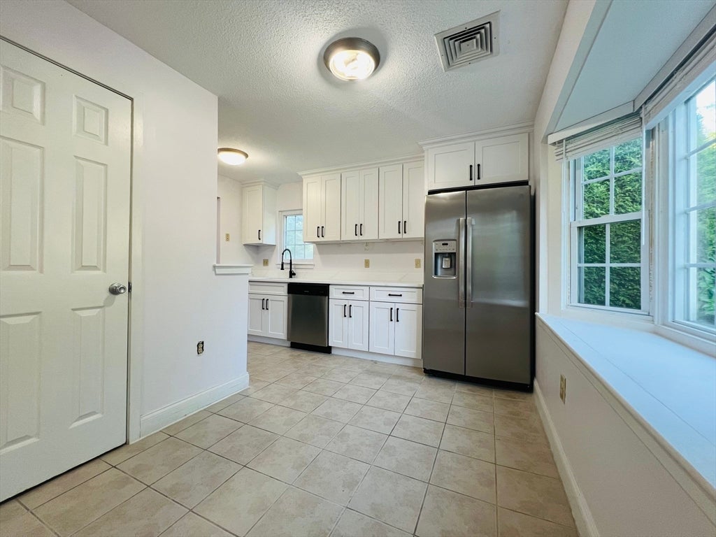 651 Brookside Dr 651
