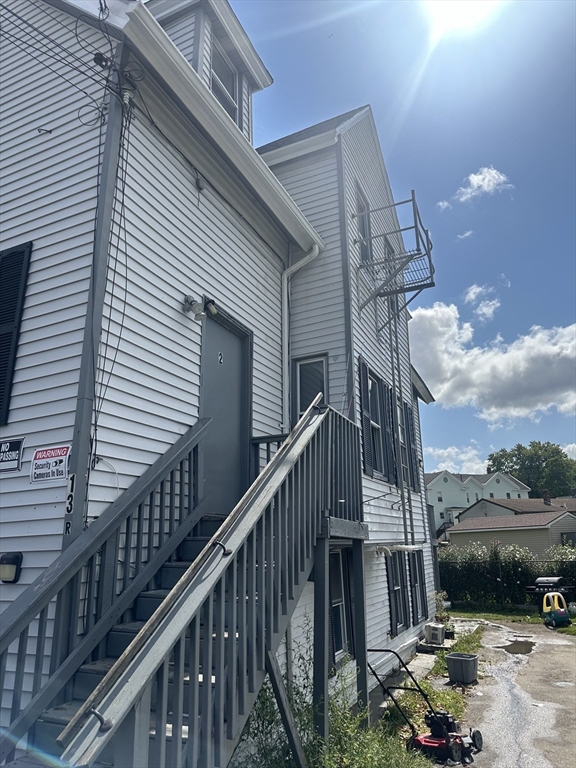 13-R Plain St