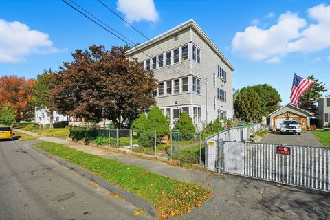 42 Ferry St Chicopee MA 01013