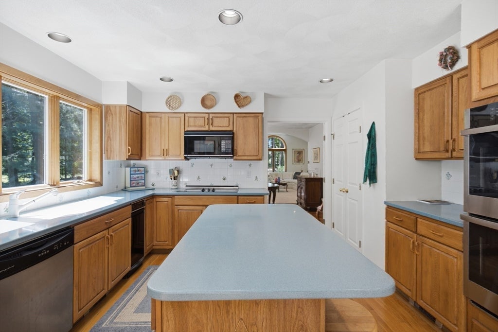 176 Pegan Ln