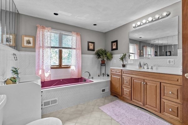 394 Lees River Avenue, Somerset, MA, 394 Lees River Avenue, Somerset, MA Photo #25