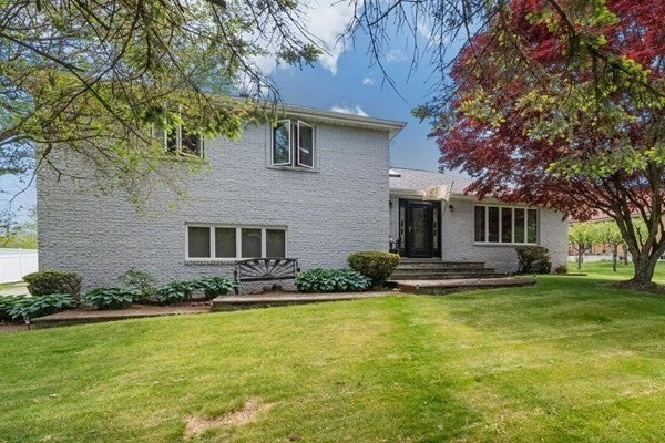 394 Lees River Avenue, Somerset, MA, 394 Lees River Avenue, Somerset, MA Photo #2