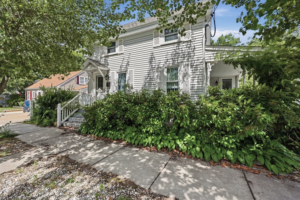 346 Oak Street