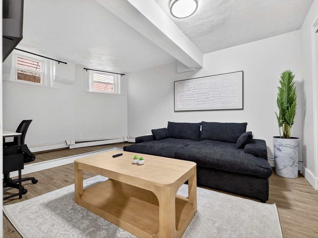 38 Moreland St 1