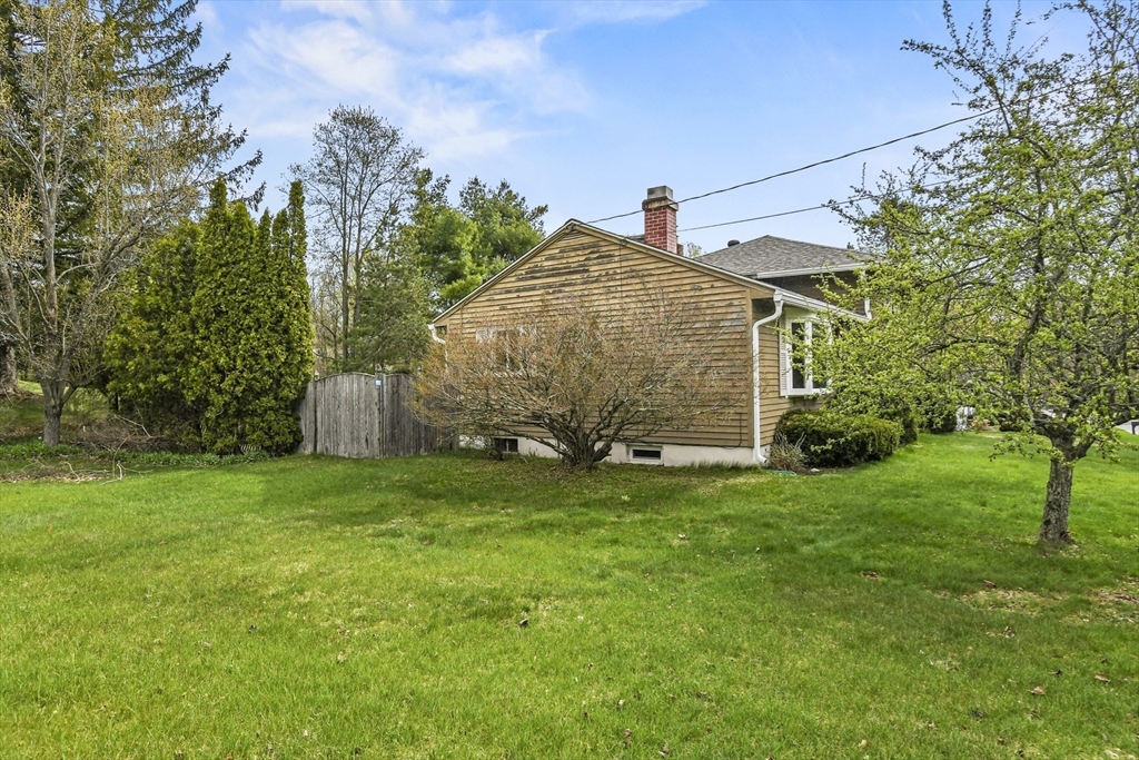 24 Bruce Dr