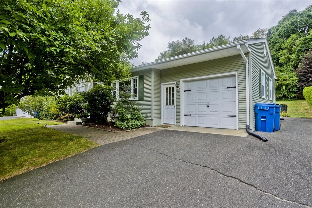 39 Bonnie Brae Dr